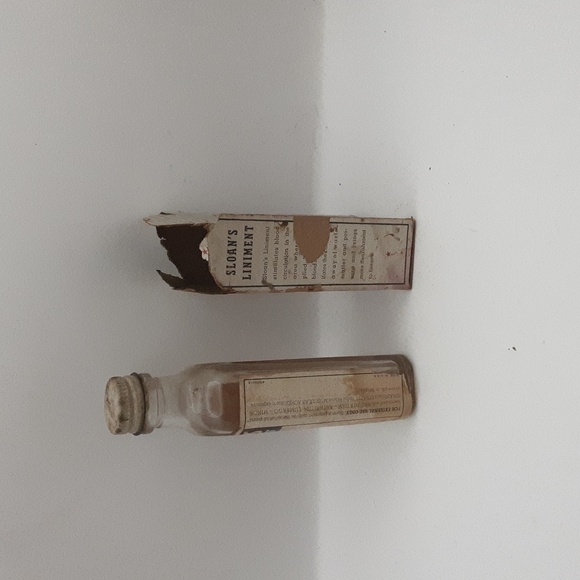 Vintage Sloans Liniment Medicine Bottle & Box - Picture 2 of 10